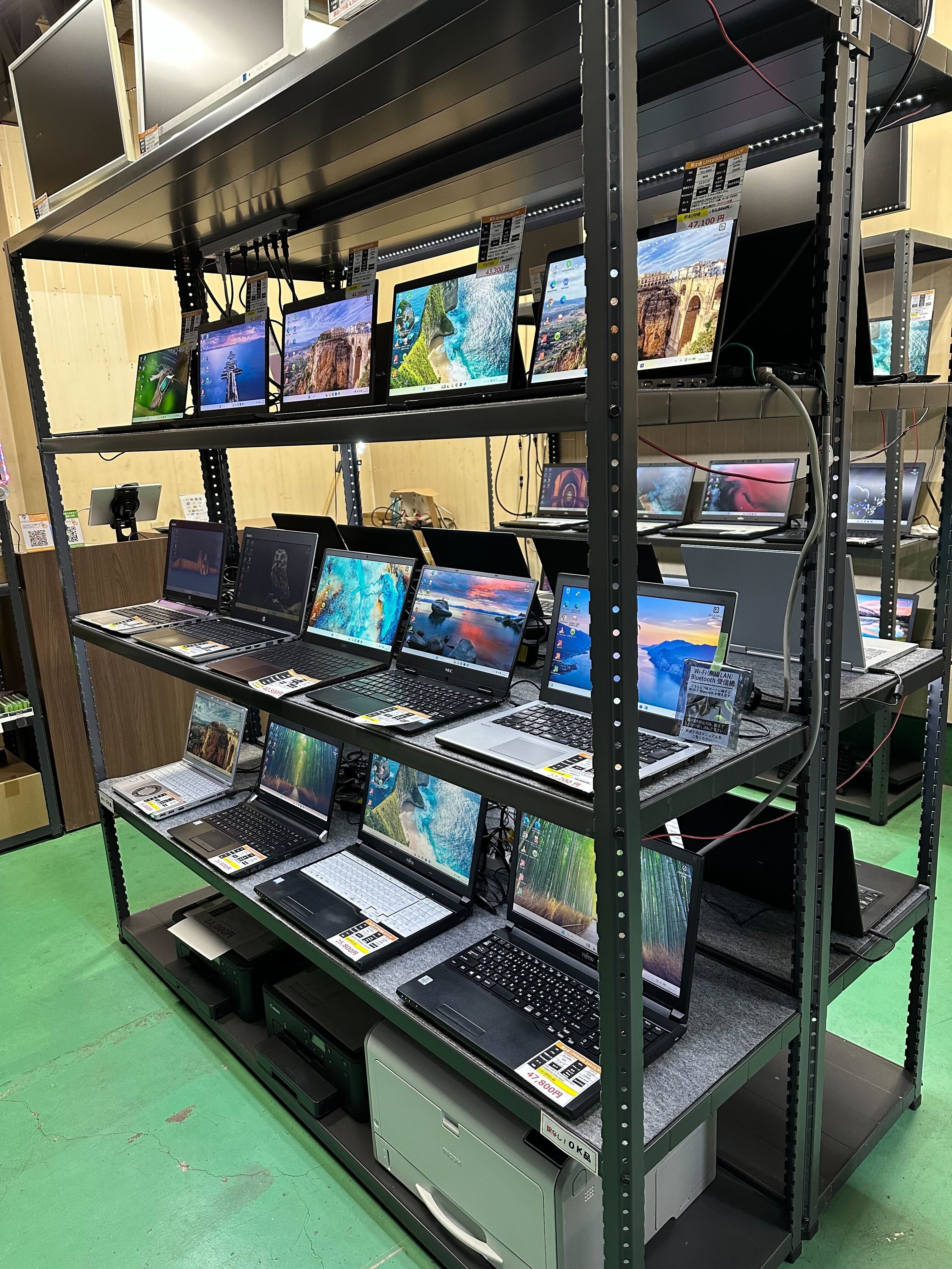 新品4万円のPC」を、店長が確認したら——違和感が、6つ見つかった